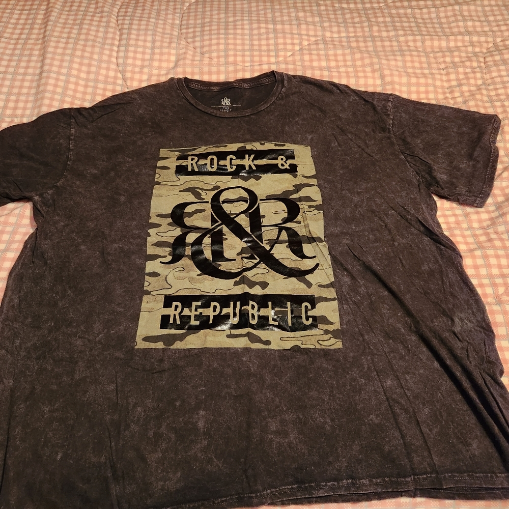 Rock & Republic tshirt